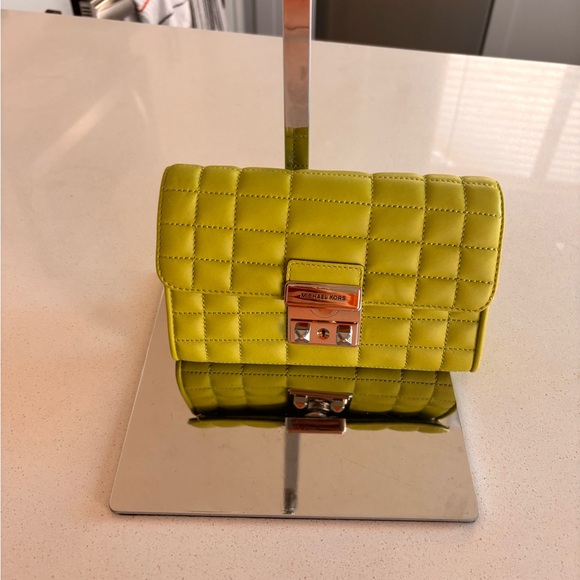 Michael Kors Yellow green Quilted Clutch - Picture 1 of 9